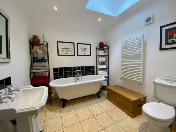 Main Housethumbnail_IMG_5766.jpg