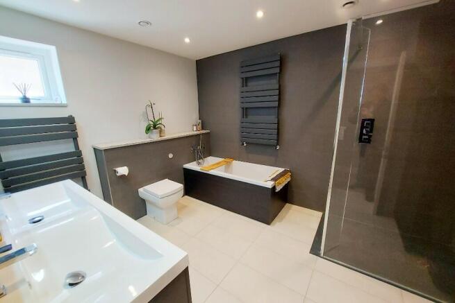 Luxury Bathroom 