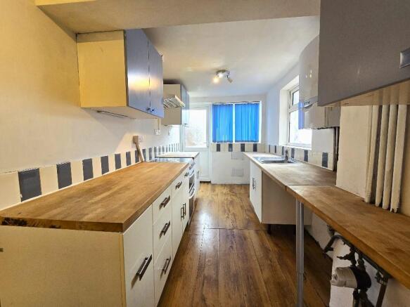 Clovelly Road, Wyken - Kitchen