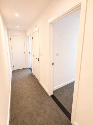 1 bed Apartment to rent Image 6