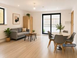 Flat A, 46, Stamford Hill, Hackney, London N16 6XT