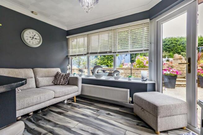 5 bed Detached for sale Image 12