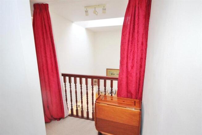 2 bed Semi-Detached for sale Image 11