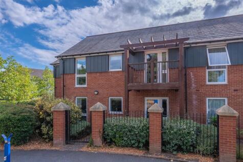 Jackson Place, Fields Park Drive, Alcester