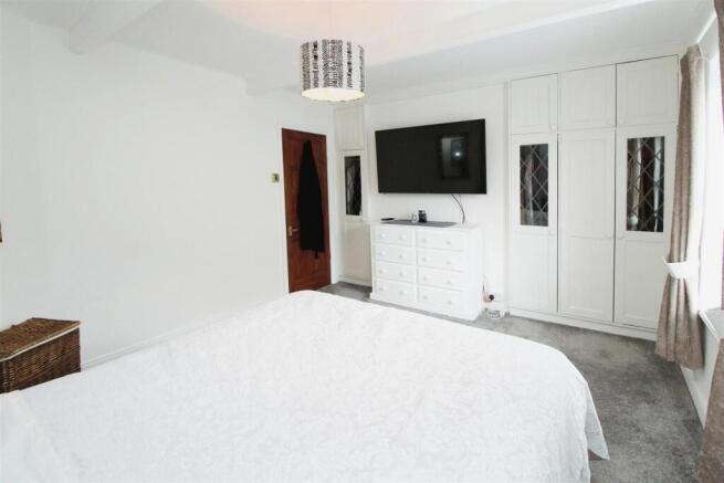 3 bed Terraced for sale Image 8