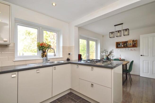 Courtlands, Keynsham, Bristol photo 4
