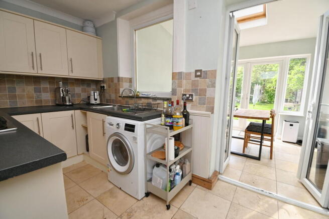 3 bed Semi-Detached for sale Image 6