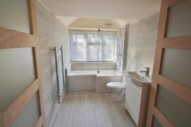 En-suite Bathroom.JP