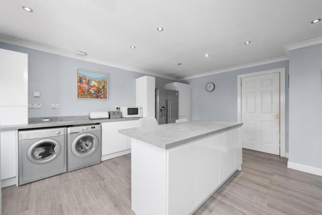 Kitchen / Dining Area