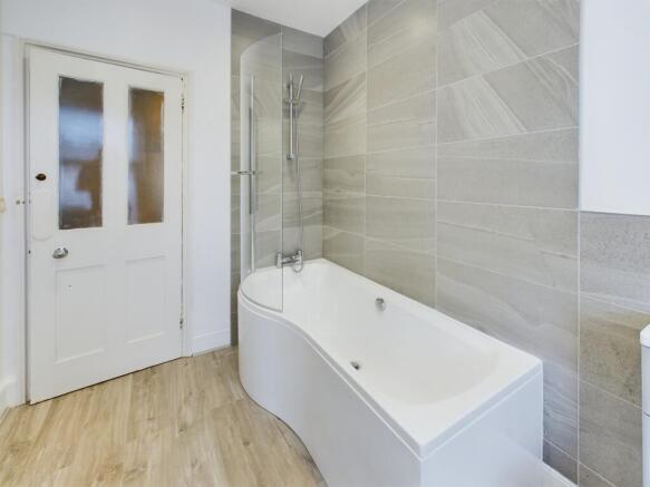 1s Floor Bathroom