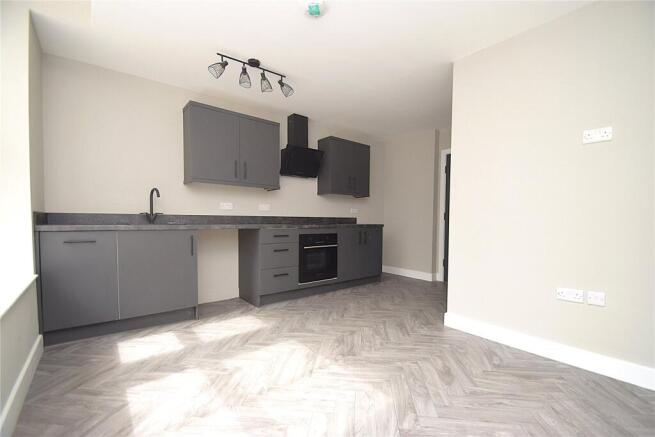 1 bed Apartment to rent Image 6