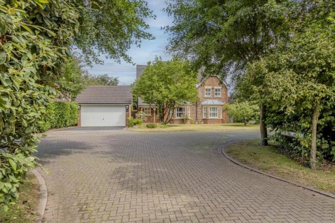 4-bed house on Swanholme Way, Baldwins Gate, ST5, £550,000