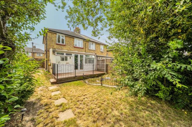 Moss Road, South Ockendon, Essex, RM15 6HR photo 4