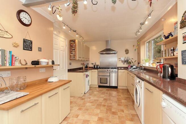 Fin-Kitchen_1.jpg