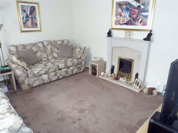 LOUNGE: