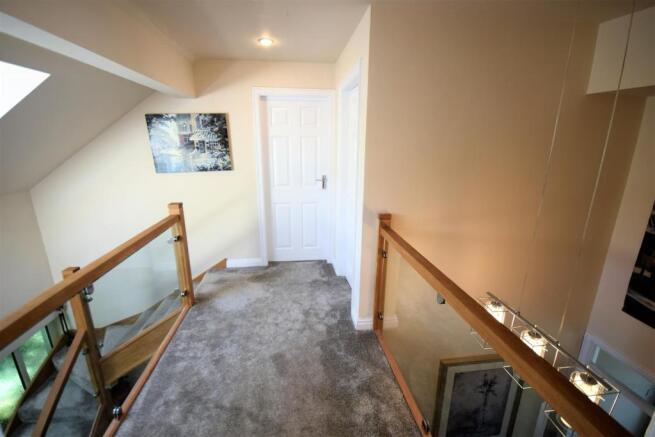 11 91 Lower Brig Royd, HX6 4DE.JPG