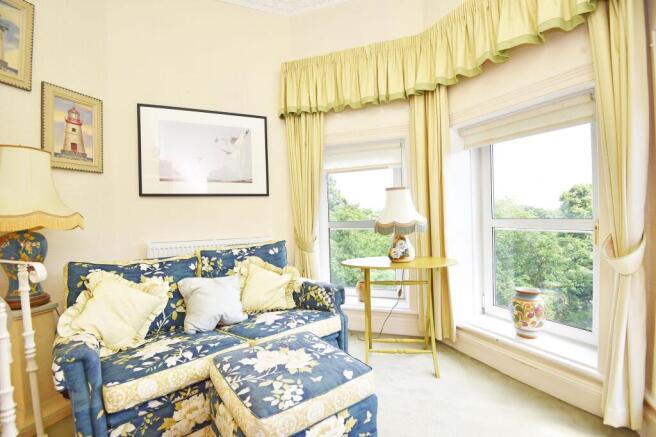 2 bed Flat for sale Image 6