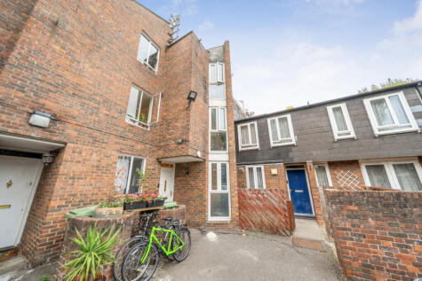 Langdale Close, London