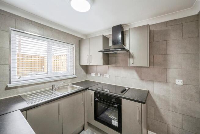 2 bed Terraced for sale Image 8
