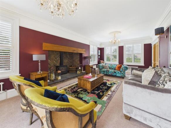 7 bed Detached for sale Image 8