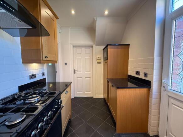 3 bed Semi-Detached to rent Image 6