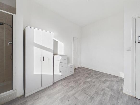 23 bed Block of Apartments for sale Image 8