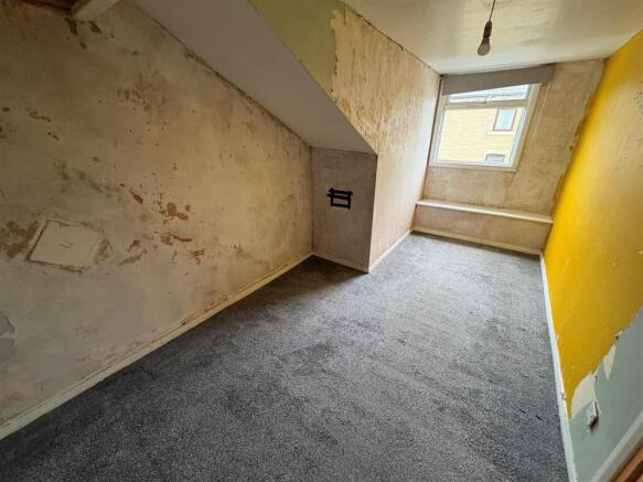 3 bed Terraced for sale Image 5
