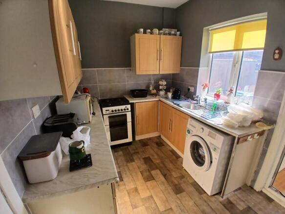 3 bed Semi-Detached for sale Image 6