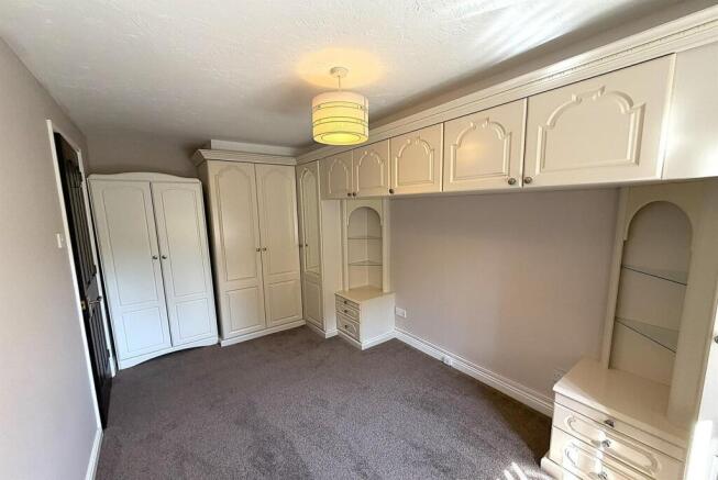 3 bed House to rent Image 8