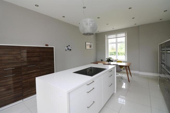 Dining Kitchen 10.JPG