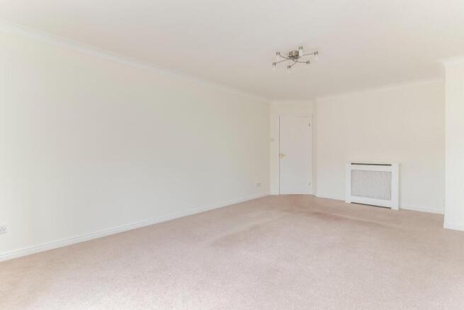 2 bed Apartment for sale Image 4