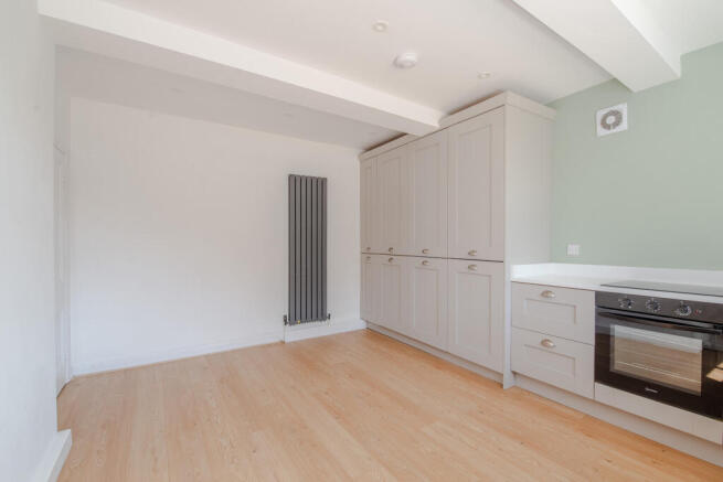 3 bed Terraced to rent Image 7