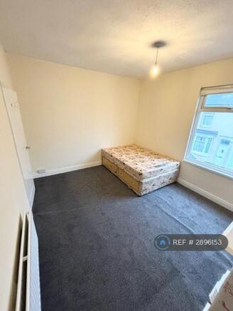 3 bed Terraced to rent Image 9