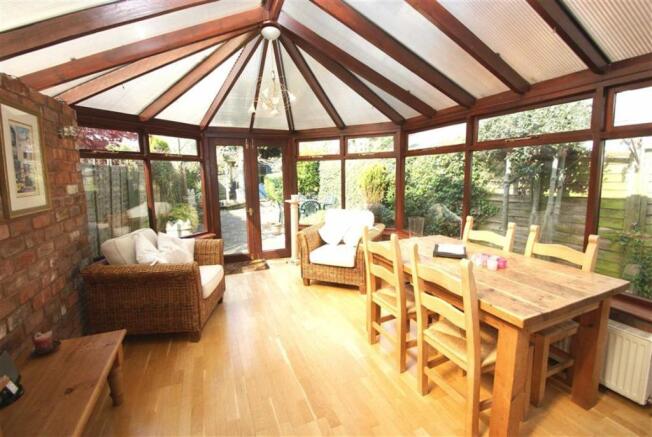 DINING/CONSERVATORY/