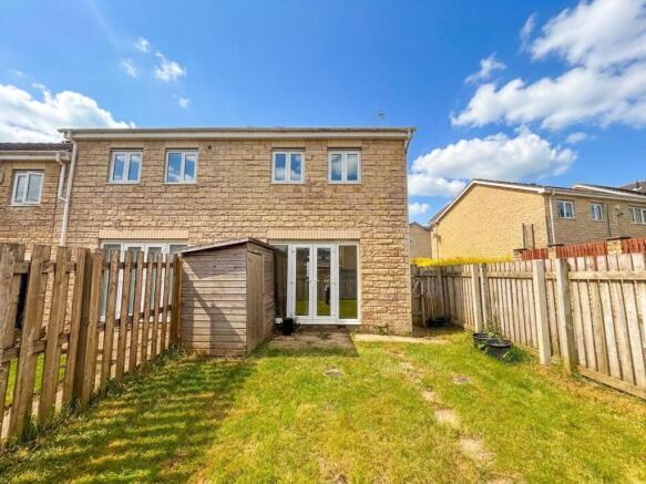 3 bed Semi-Detached to rent Image 11