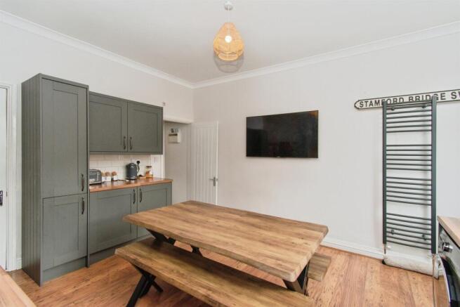 2 bed Terraced for sale Image 8