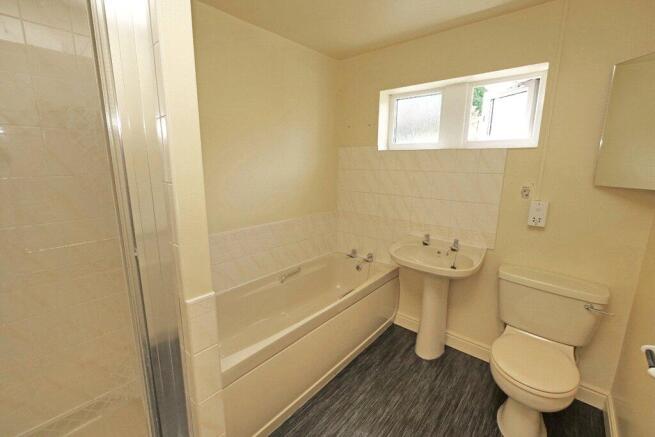 3 bed Terraced for sale Image 9