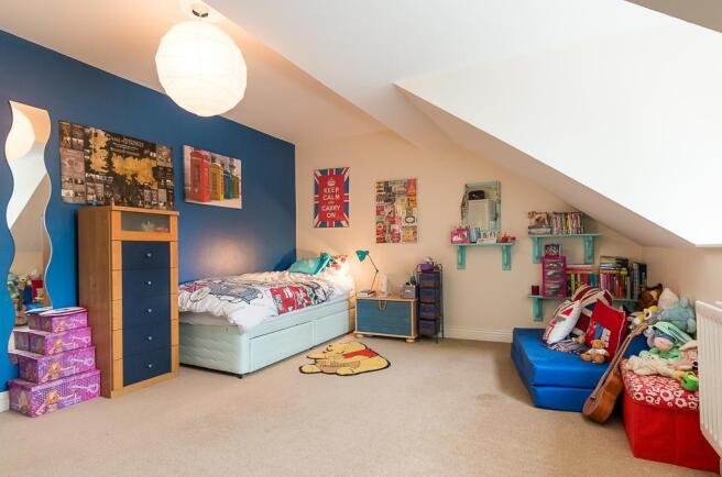 Bedroom 2 (Double)