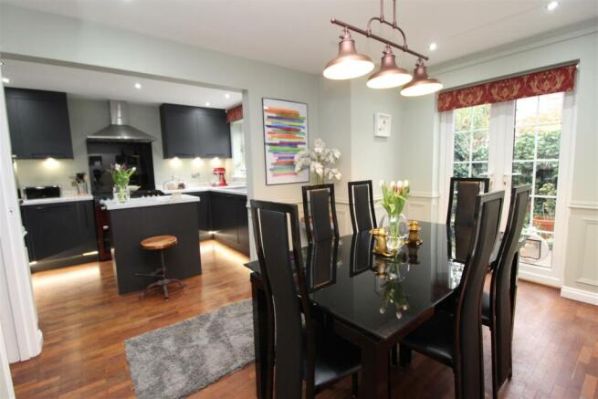OPEN PLAN DINING KITCHEN