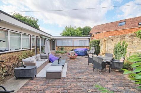 The Bourne - Ware - Chain Free Bungalow