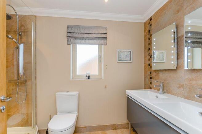 Master Ensuite