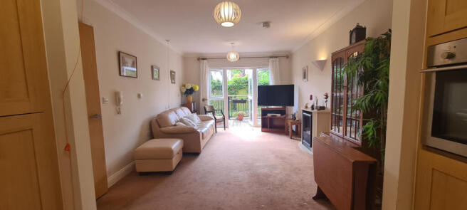 2 BEDROOM GROUND FLOOR RETIREMENT FLAT