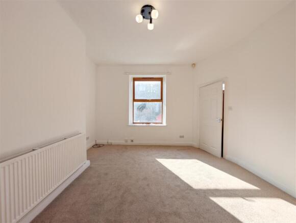 2 bed House for sale Image 4
