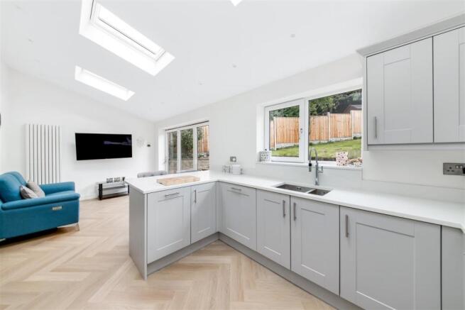OPEN-PLAN LIVING (22 3  X 11 0 ) DINING KITCHEN (1