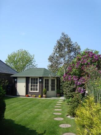 SUMMERHOUSE