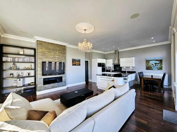 2 bed Flat for sale Image 9