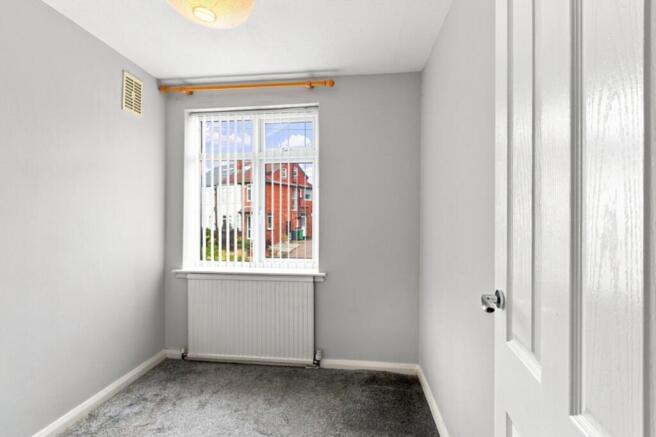 4 bed Semi-Detached for sale Image 11