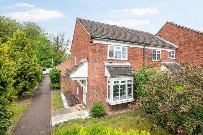 260518 - 34 Tyne Crescent, Bedford - 01