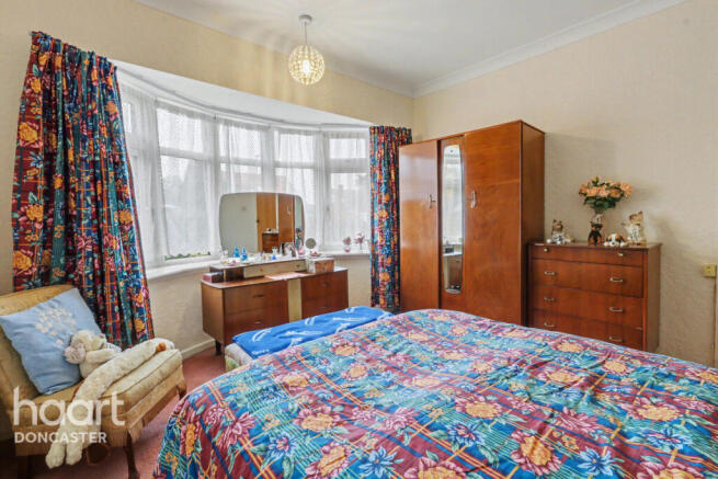 5 bed Detached Bungalow for sale Image 8