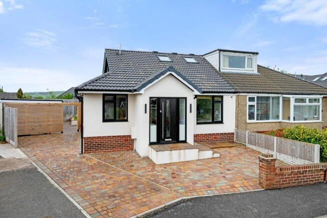 20 Ambleside Drive External-7.jpg